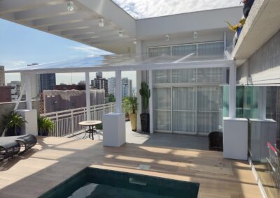 Tablado sobre Piscina